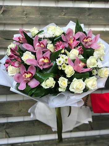 Букет цветов из: Розы и Хризантемы в Шиткино