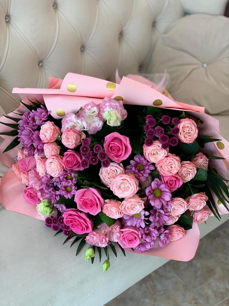 Букет цветов из: Хризантемы, Розы и Лизиантусы в Шиткино