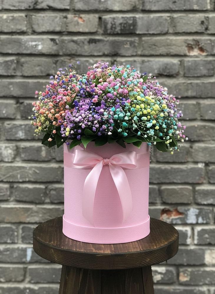 Цветочная композиция из Гипсофила и Розы в шляпной коробке в Шиткино