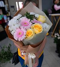 Букет цветов из:  Герберы, Розы и Хризантемы в Шиткино