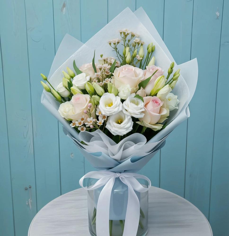 Букет цветов из: Розы и Лизиантусы в Шиткино