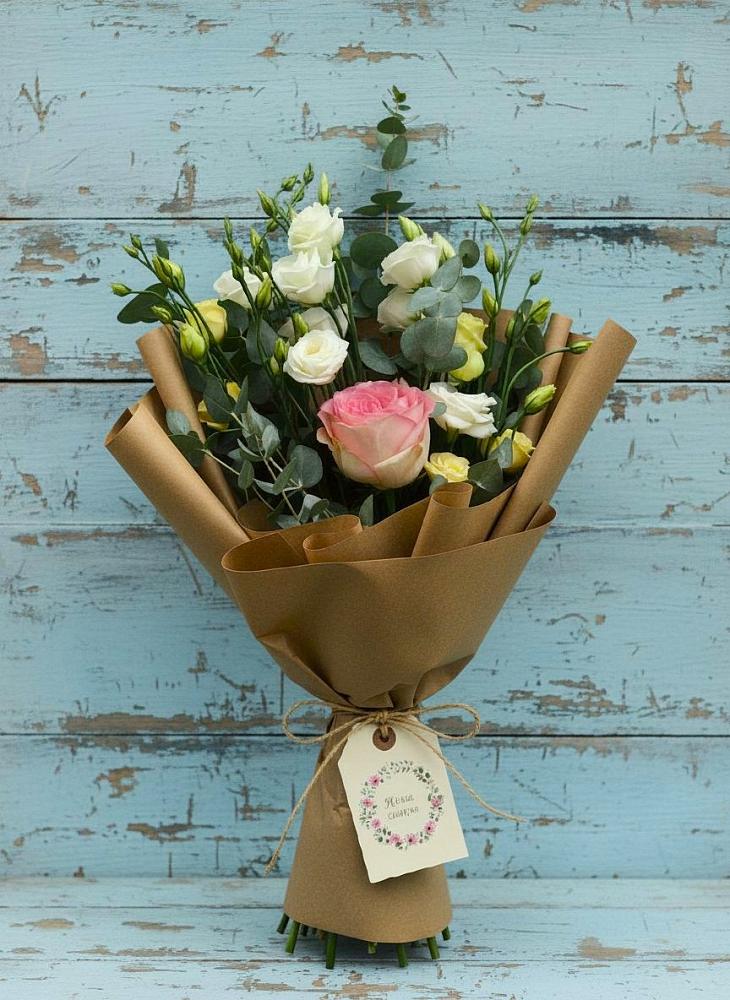 Букет цветов из: Розы и Лизиантусы в Шиткино