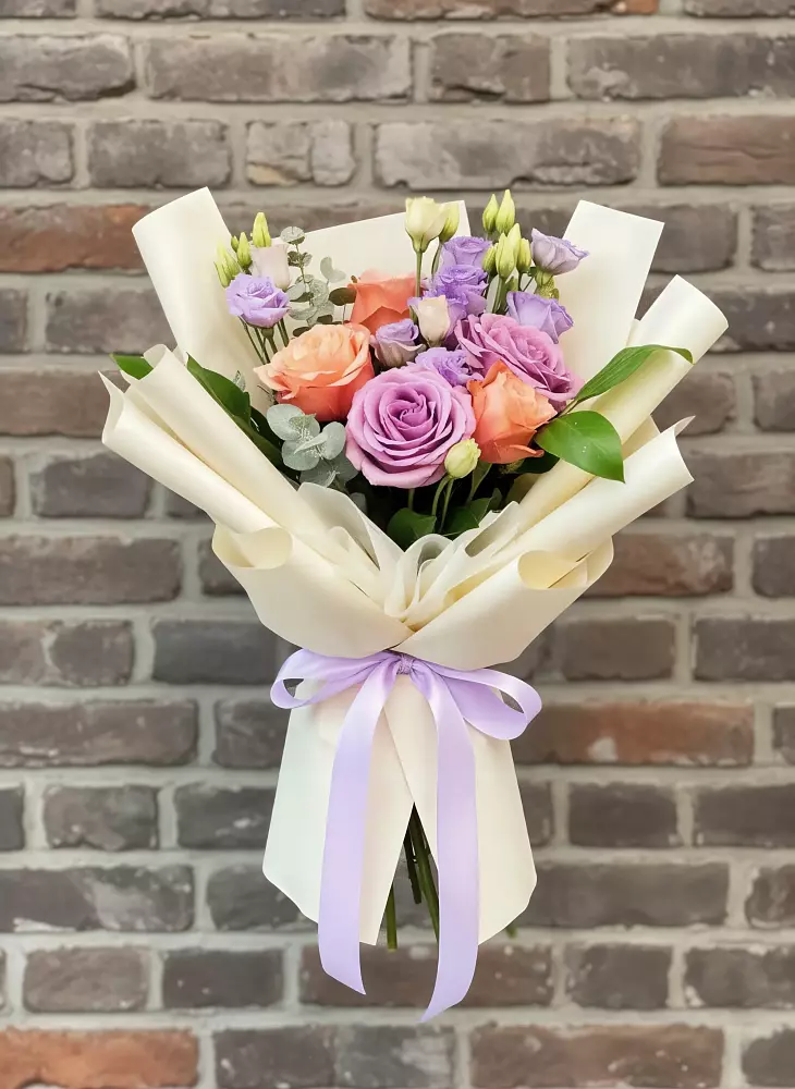 Букет цветов из: Лизиантусы и Розы в Шиткино