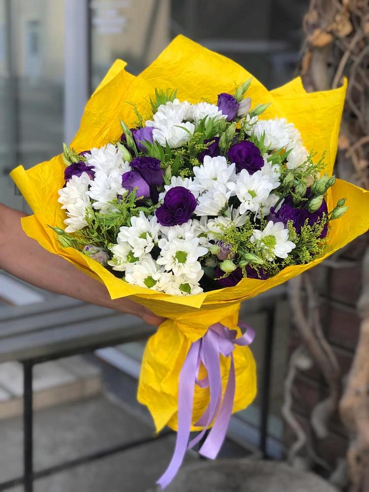 Букет цветов из: Ирисы, Хризантемы и Ромашки в Шиткино