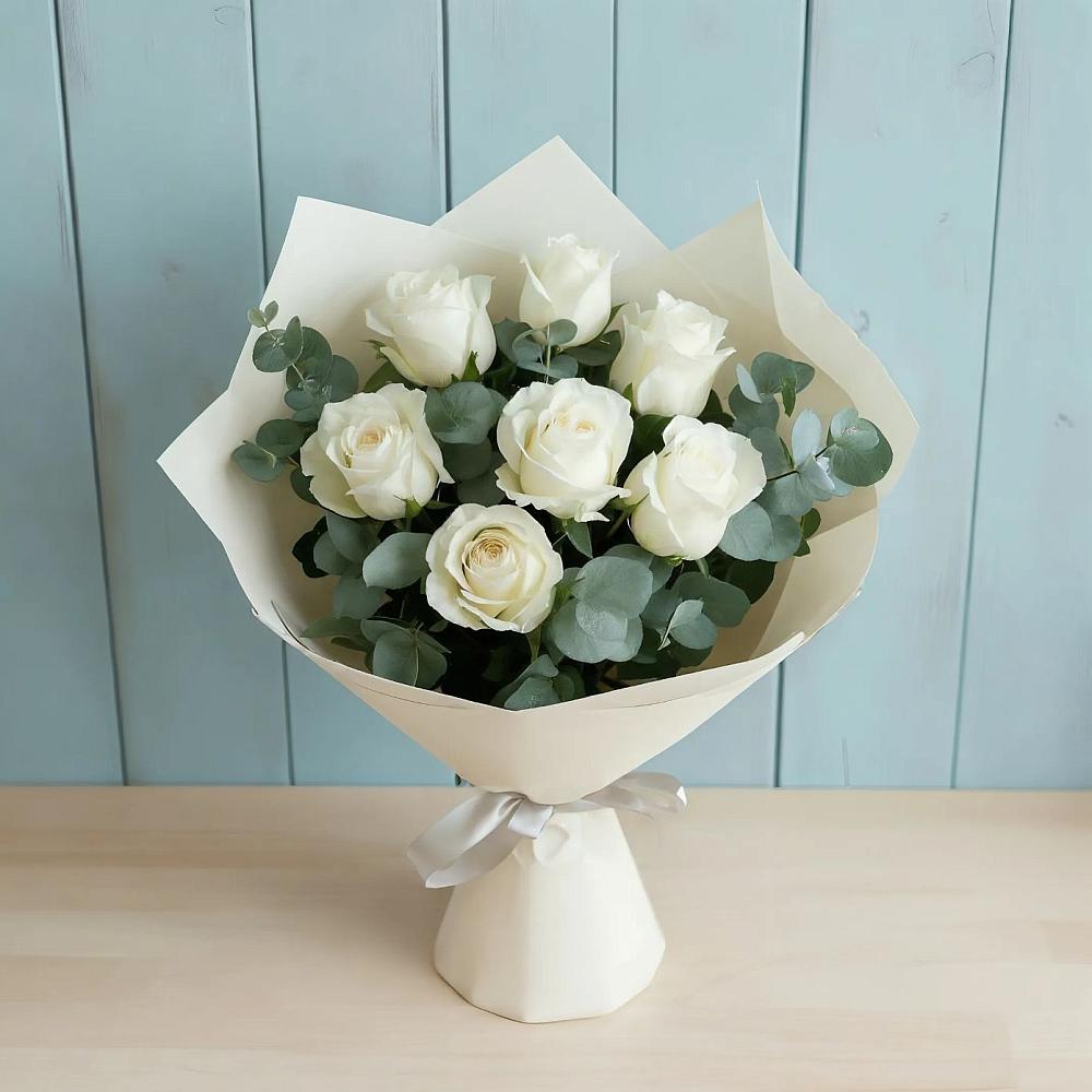 Букет Белые розы в Эвкалипте в Шиткино