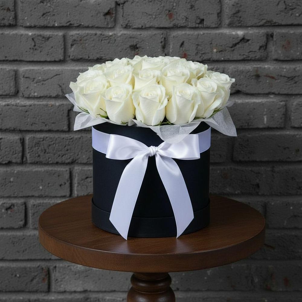 Цветочная композиция из Розы в шляпной коробке в Шиткино