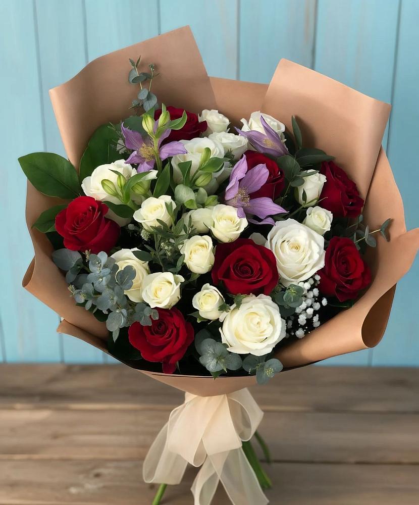 Букет цветов из: Розы и Альстромерии в Шиткино