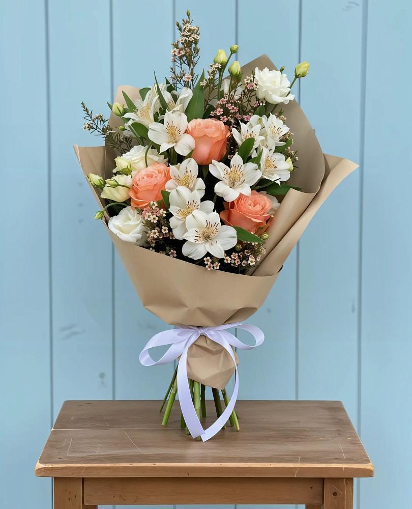 Букет цветов из: Альстромерии, Лизиантусы, Розы и Хризантемы в Шиткино