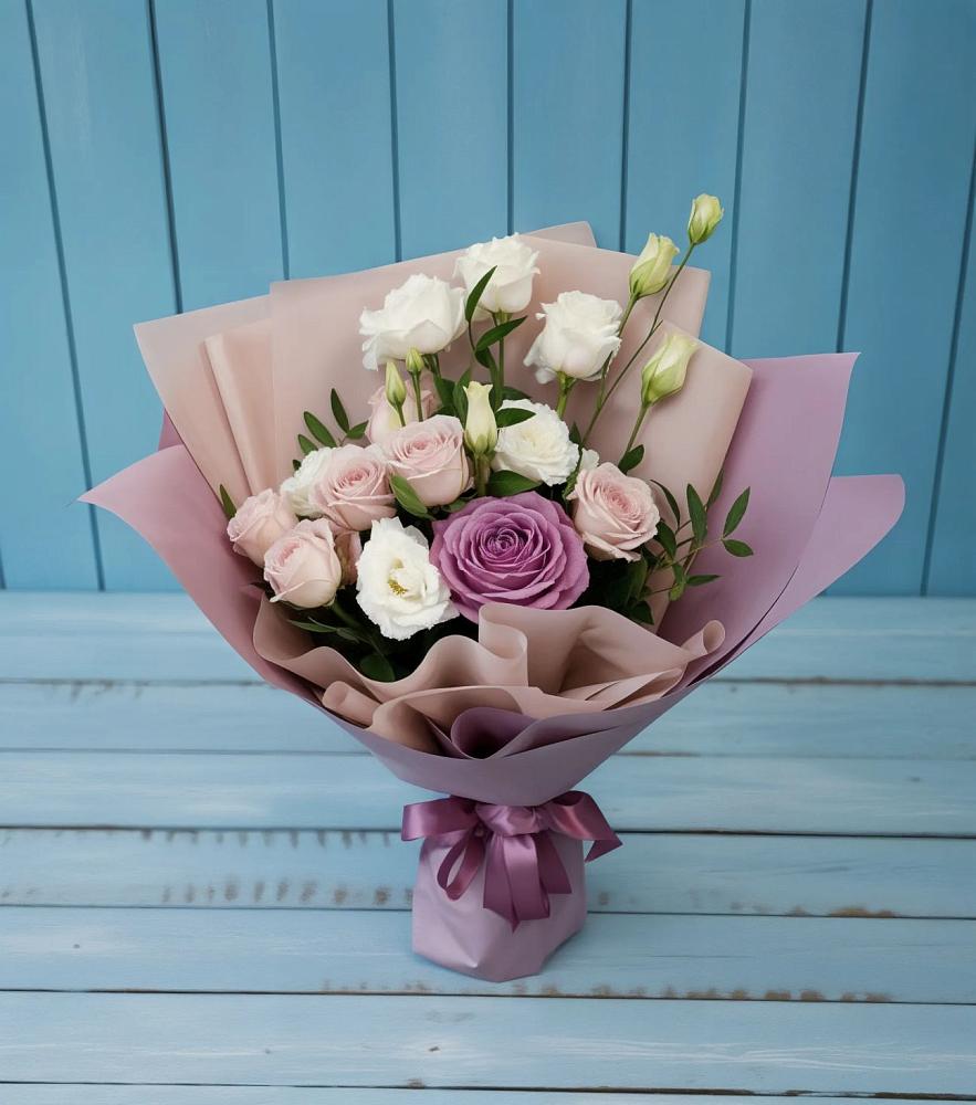 Букет цветов из: Розы и Лизиантусы в Шиткино